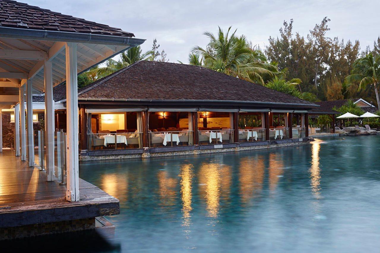 ลุกซ์ * แซ็ง จิล Hotel แซ็งต์-จีลส์-เลส์-แบ็งส์ ภายนอก รูปภาพ The Beach Club