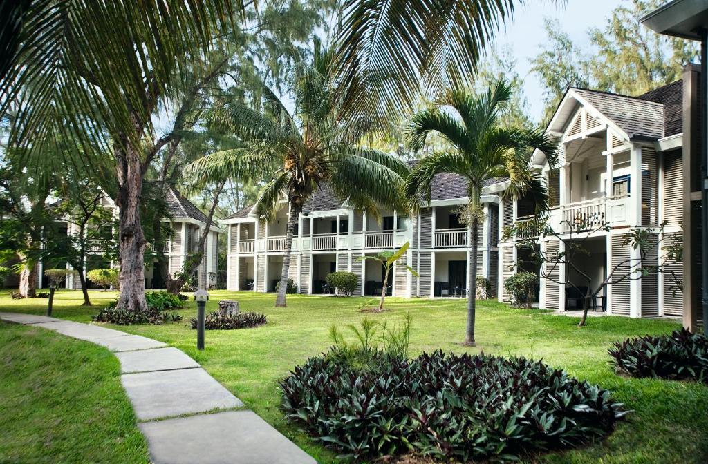 ลุกซ์ * แซ็ง จิล Hotel แซ็งต์-จีลส์-เลส์-แบ็งส์ ภายนอก รูปภาพ The Residence, Phuket