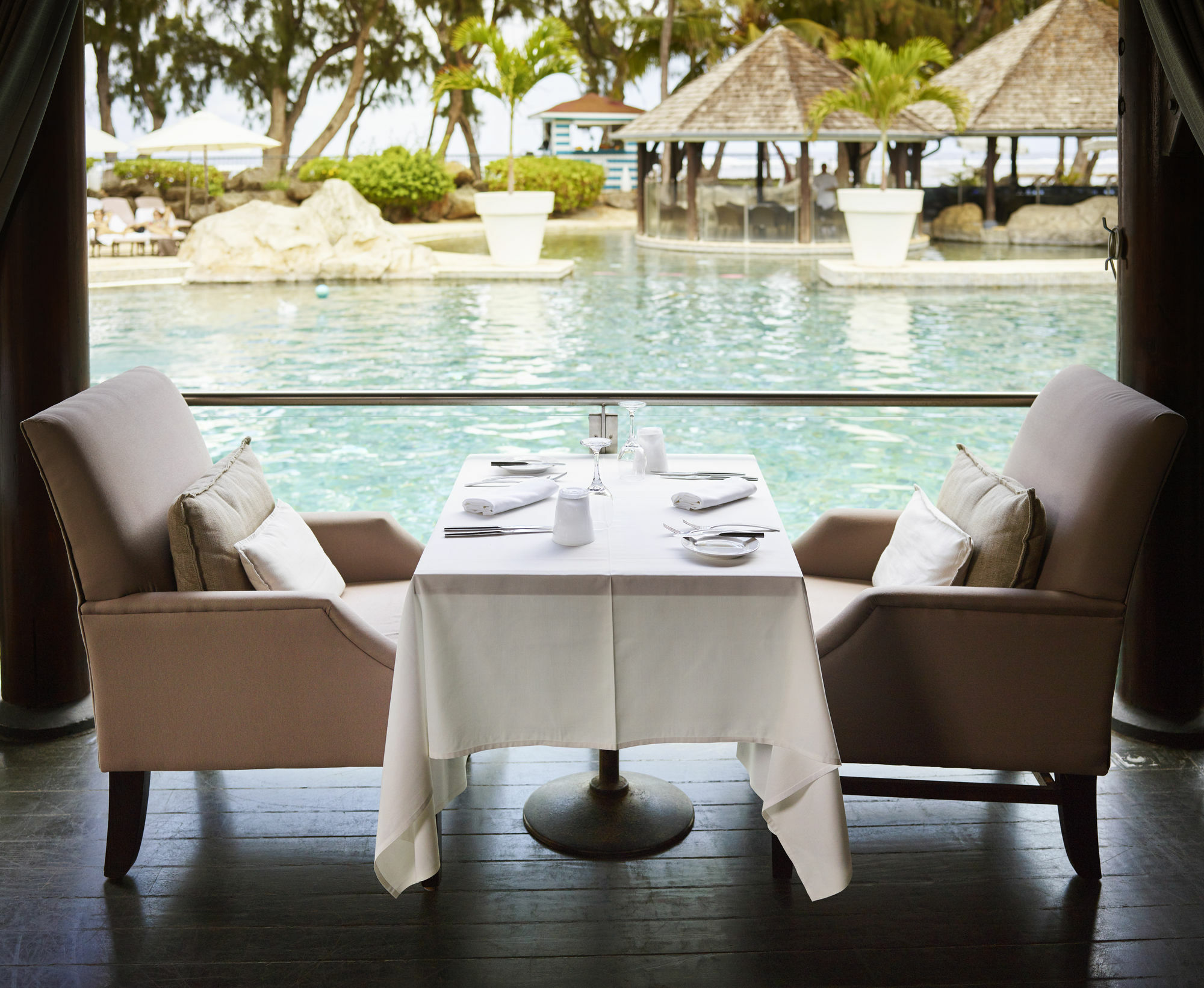 ลุกซ์ * แซ็ง จิล Hotel แซ็งต์-จีลส์-เลส์-แบ็งส์ ภายนอก รูปภาพ The Beach Club